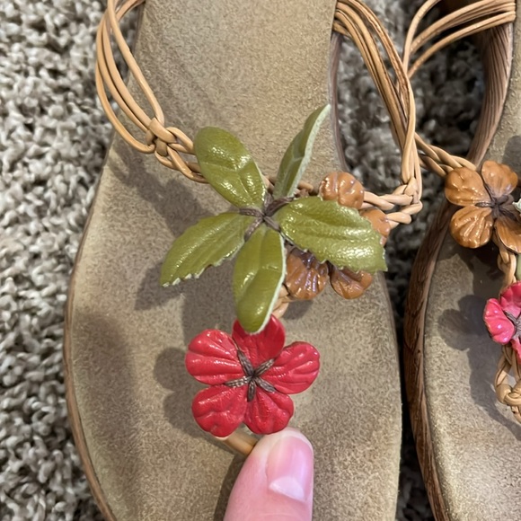 ELLE partial wedge heel floral sandal - Picture 2 of 5
